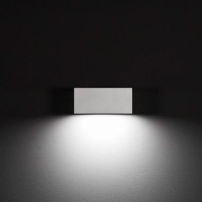 https://objectstorage.ap-seoul-1.oraclecloud.com/n/cnk6gaix2gpw/b/loqoqo-conv/o/flos-architectural/flos-midna-unidirectional-led-8-w-wall-lamp/26121.jpg