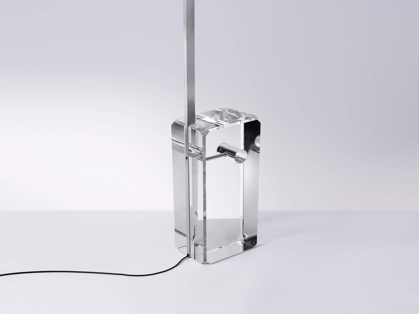 https://objectstorage.ap-seoul-1.oraclecloud.com/n/cnk6gaix2gpw/b/loqoqo-conv/o/flos/arco-k-floor-lamp-limited-edition/ArcoK14.jpg