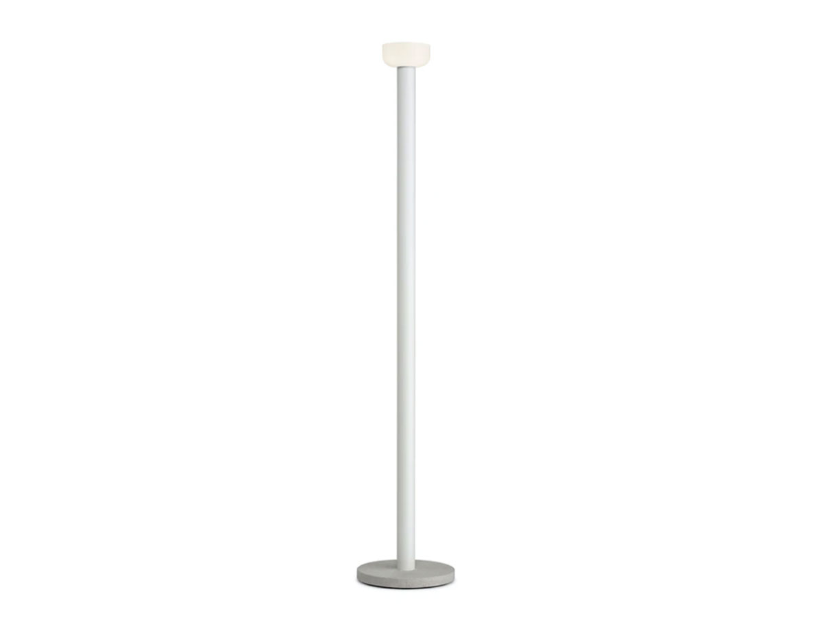 https://objectstorage.ap-seoul-1.oraclecloud.com/n/cnk6gaix2gpw/b/loqoqo-conv/o/flos/bellhop-floor-lamp/bellhop-white-floor-lamp-flos.jpg