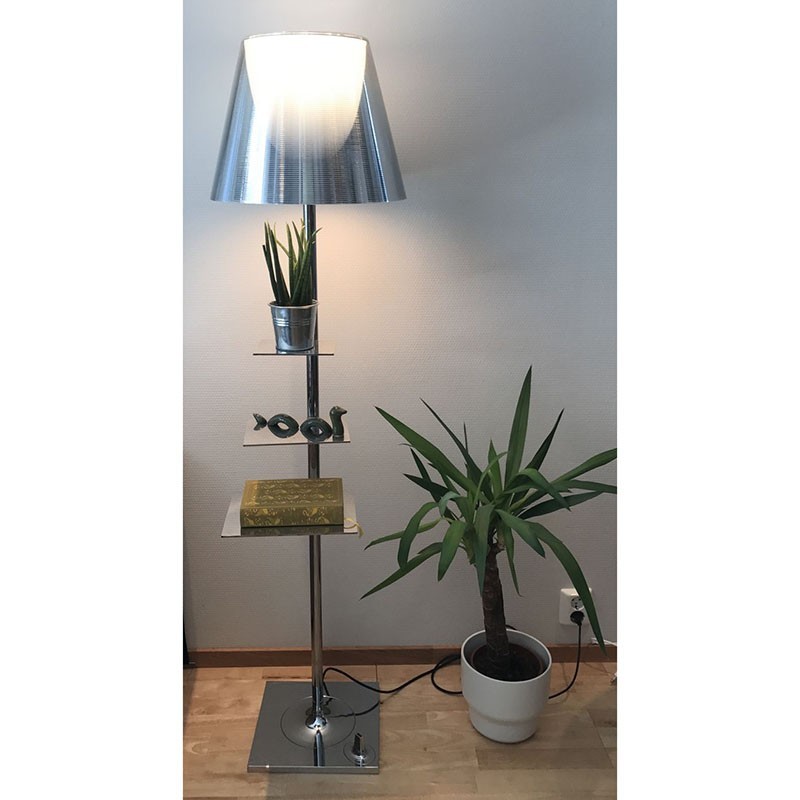 https://objectstorage.ap-seoul-1.oraclecloud.com/n/cnk6gaix2gpw/b/loqoqo-conv/o/flos/bibliotheque-nationale-floor-lamp-with-charger/61009.jpg