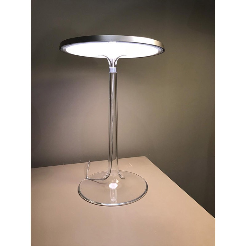 https://objectstorage.ap-seoul-1.oraclecloud.com/n/cnk6gaix2gpw/b/loqoqo-conv/o/flos/bon-jour-led-table-lamp-dimmable-top-matt-chrome-and-rattan-crown/21593.jpg