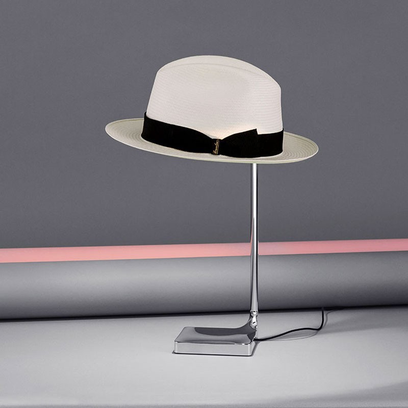 https://objectstorage.ap-seoul-1.oraclecloud.com/n/cnk6gaix2gpw/b/loqoqo-conv/o/flos/chapo-chrome-table-lamp-with-hat/25157.jpg