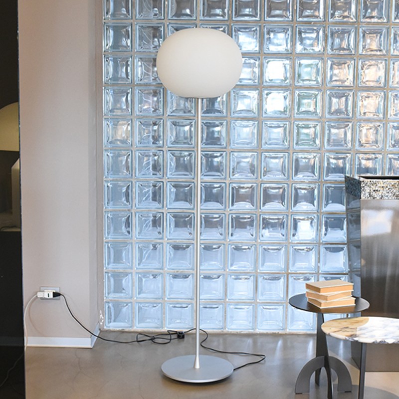 https://objectstorage.ap-seoul-1.oraclecloud.com/n/cnk6gaix2gpw/b/loqoqo-conv/o/flos/glo-ball-f-3-floor-lamp-silver/67526.jpg
