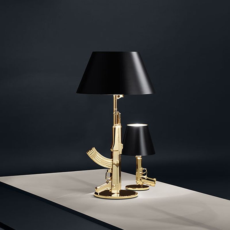 https://objectstorage.ap-seoul-1.oraclecloud.com/n/cnk6gaix2gpw/b/loqoqo-conv/o/flos/guns-table-gun-table-lamp-ak-47/10752.jpg