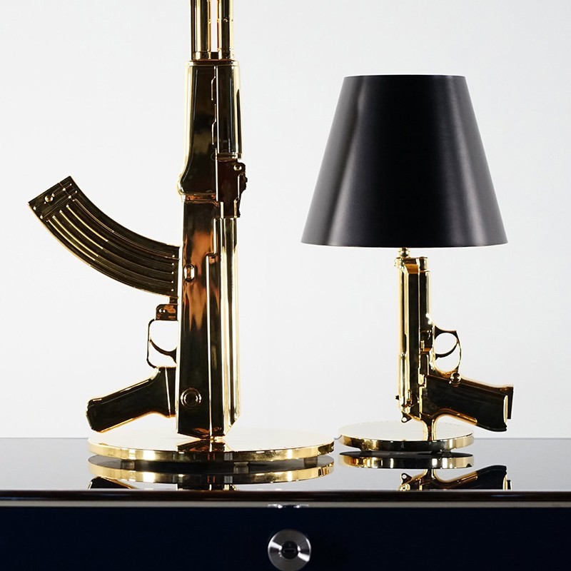 https://objectstorage.ap-seoul-1.oraclecloud.com/n/cnk6gaix2gpw/b/loqoqo-conv/o/flos/guns-table-gun-table-lamp-ak-47/20786.jpg