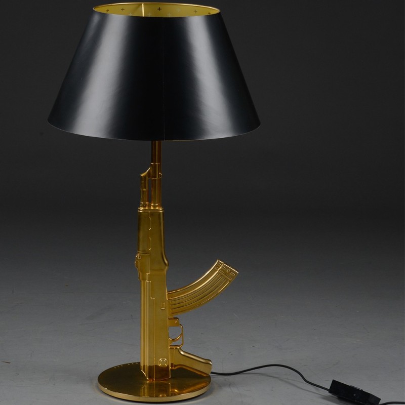https://objectstorage.ap-seoul-1.oraclecloud.com/n/cnk6gaix2gpw/b/loqoqo-conv/o/flos/guns-table-gun-table-lamp-ak-47/63053.jpg