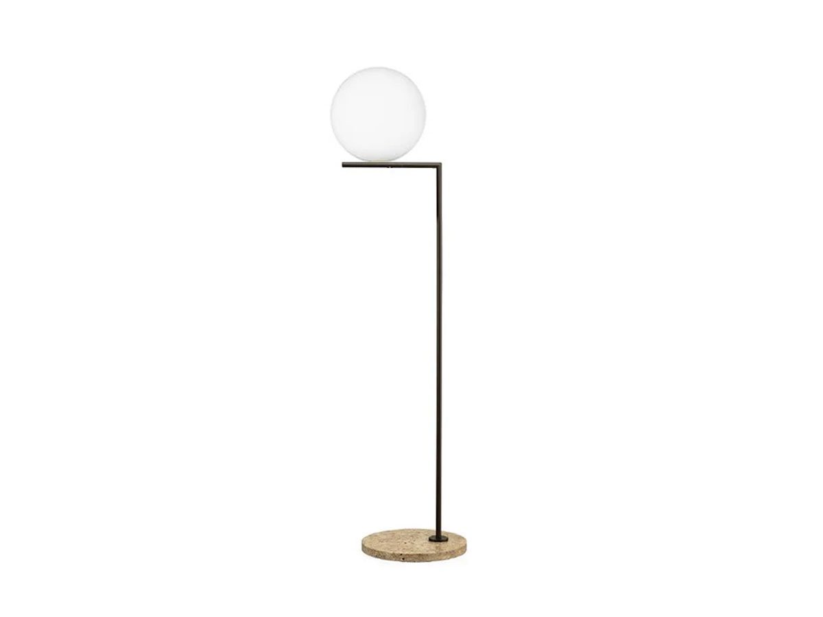 https://objectstorage.ap-seoul-1.oraclecloud.com/n/cnk6gaix2gpw/b/loqoqo-conv/o/flos/ic-f-1-outdoor-floor-lamp/ic-f2-imperial-travertine-and-dark-brown-stem-flos_1_1_2.jpg