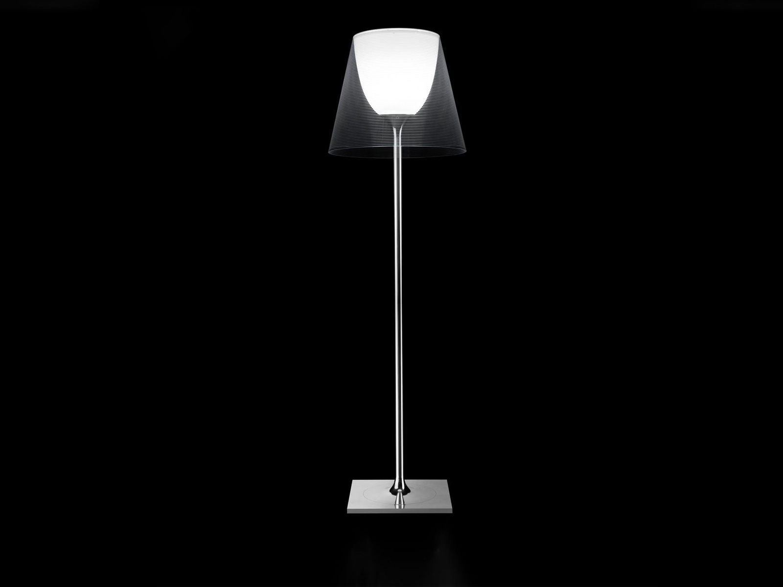https://objectstorage.ap-seoul-1.oraclecloud.com/n/cnk6gaix2gpw/b/loqoqo-conv/o/flos/k-tribe-f-3-floor-lamp/ktribe-f3-floora.jpg