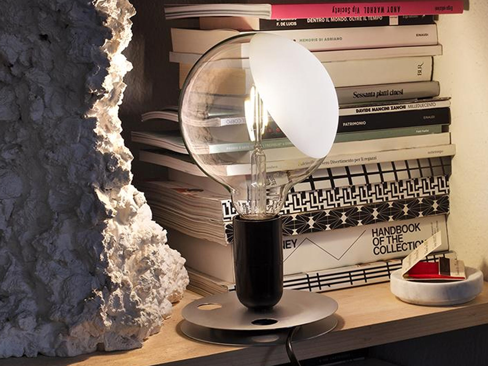 https://objectstorage.ap-seoul-1.oraclecloud.com/n/cnk6gaix2gpw/b/loqoqo-conv/o/flos/lampadina-table-lamp/floslampadinafoto.jpg