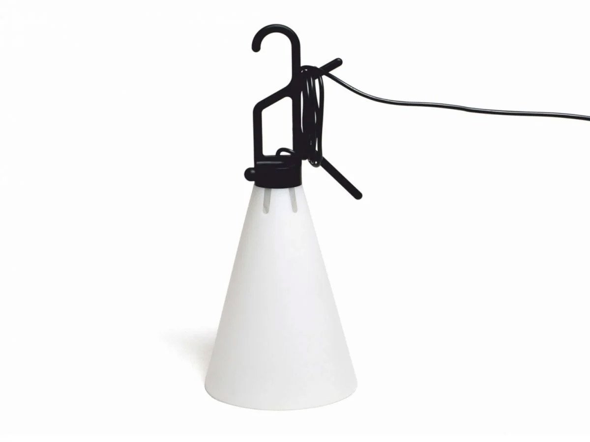 https://objectstorage.ap-seoul-1.oraclecloud.com/n/cnk6gaix2gpw/b/loqoqo-conv/o/flos/mayday-portable-lamp-outdoor/MayDayOutdoorFlosBlack.jpg