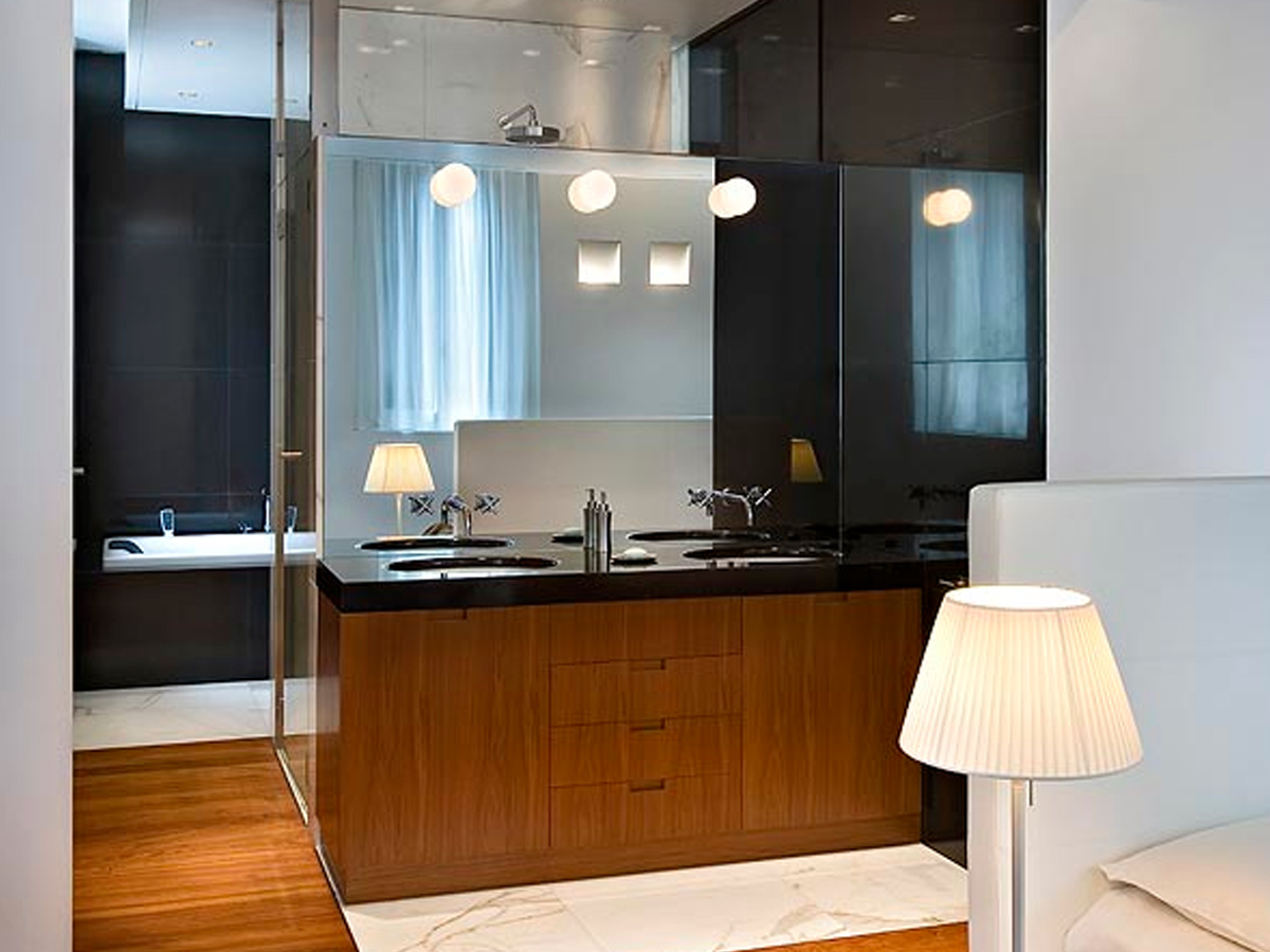 Mini Glo-Ball Mirror Lamp