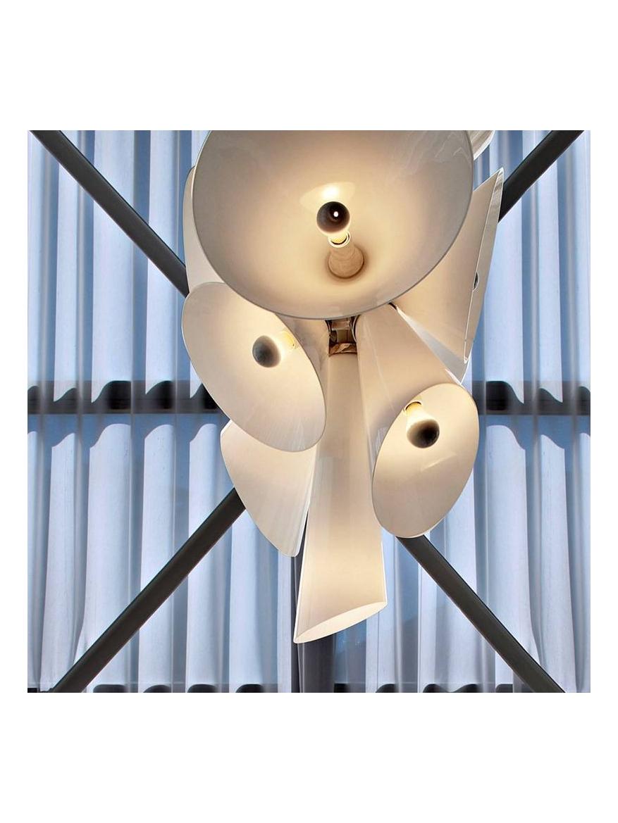 https://objectstorage.ap-seoul-1.oraclecloud.com/n/cnk6gaix2gpw/b/loqoqo-conv/o/flos/nebula-white-blown-glass-suspension-lamp-chandelier/12485.jpg