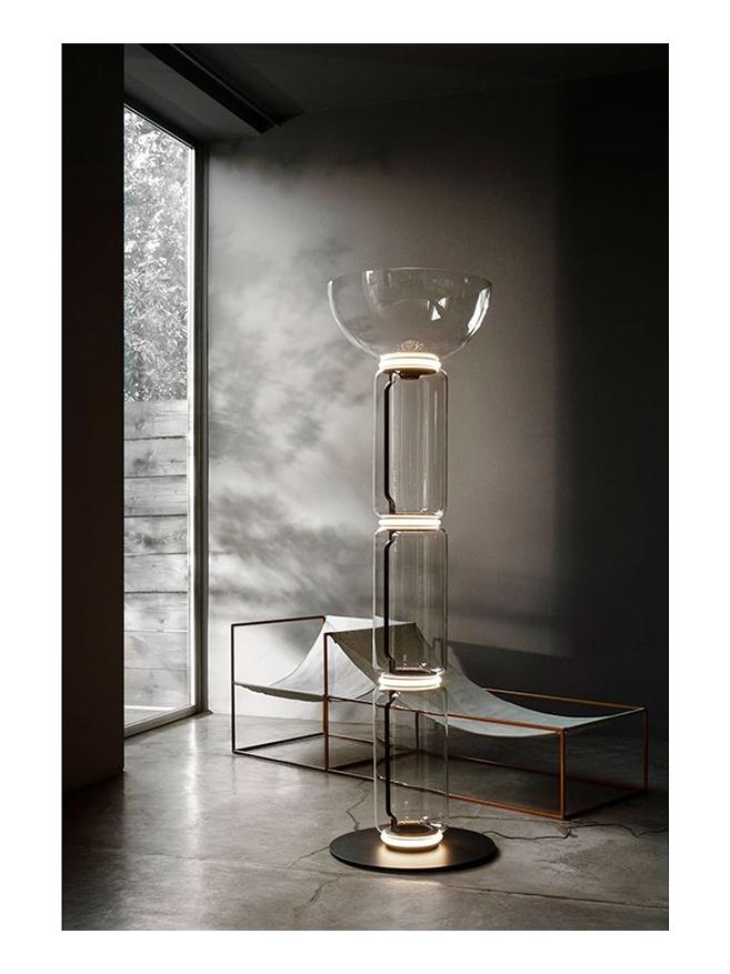 https://objectstorage.ap-seoul-1.oraclecloud.com/n/cnk6gaix2gpw/b/loqoqo-conv/o/flos/noctambule-big-led-floor-lamp-high-in-blow-glass/19048.jpg