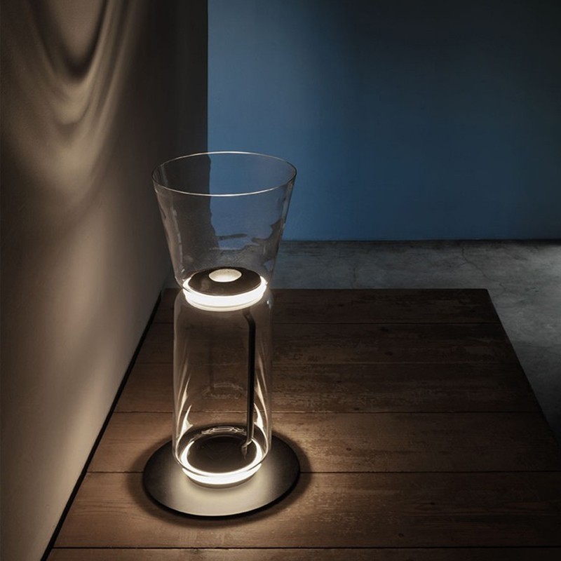 https://objectstorage.ap-seoul-1.oraclecloud.com/n/cnk6gaix2gpw/b/loqoqo-conv/o/flos/noctambule-led-floor-lamp-glass-high-cylinders-and-cone/19028.jpg