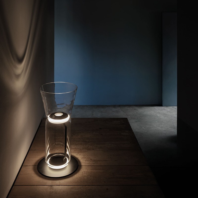 https://objectstorage.ap-seoul-1.oraclecloud.com/n/cnk6gaix2gpw/b/loqoqo-conv/o/flos/noctambule-led-floor-lamp-glass-high-cylinders-and-cone/19032.jpg