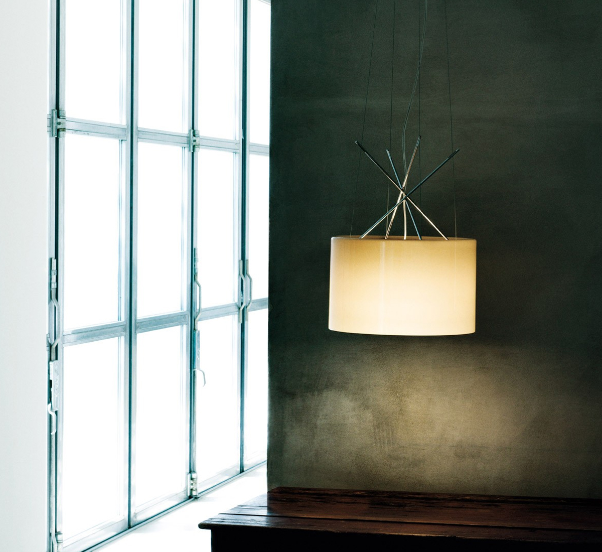 https://objectstorage.ap-seoul-1.oraclecloud.com/n/cnk6gaix2gpw/b/loqoqo-conv/o/flos/ray-s-suspension-lamp/ray-s-flos.jpg