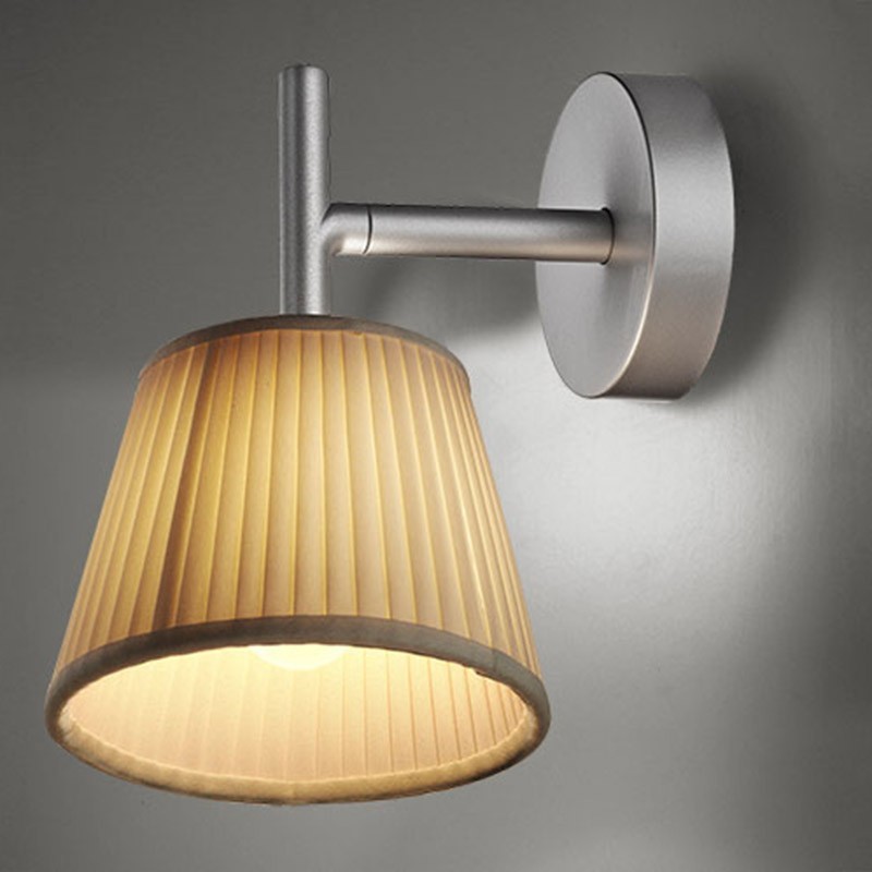 https://objectstorage.ap-seoul-1.oraclecloud.com/n/cnk6gaix2gpw/b/loqoqo-conv/o/flos/romeo-babe-soft-wall-lamp-fabric-shade/13593.jpg