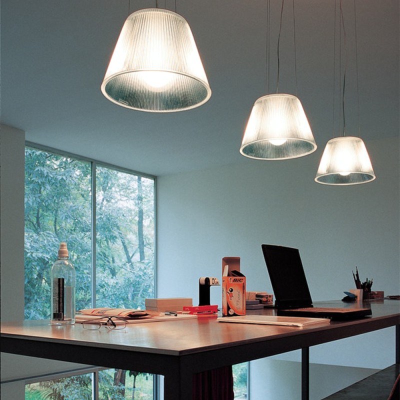 https://objectstorage.ap-seoul-1.oraclecloud.com/n/cnk6gaix2gpw/b/loqoqo-conv/o/flos/romeo-moon-s-1-glass-suspension-lamp/67319.jpg