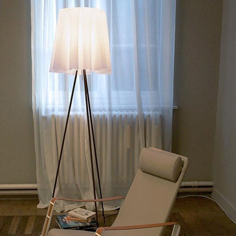 https://objectstorage.ap-seoul-1.oraclecloud.com/n/cnk6gaix2gpw/b/loqoqo-conv/o/flos/rosy-angelis-floor-lamp-with-fabric-diffuser/15756.jpg