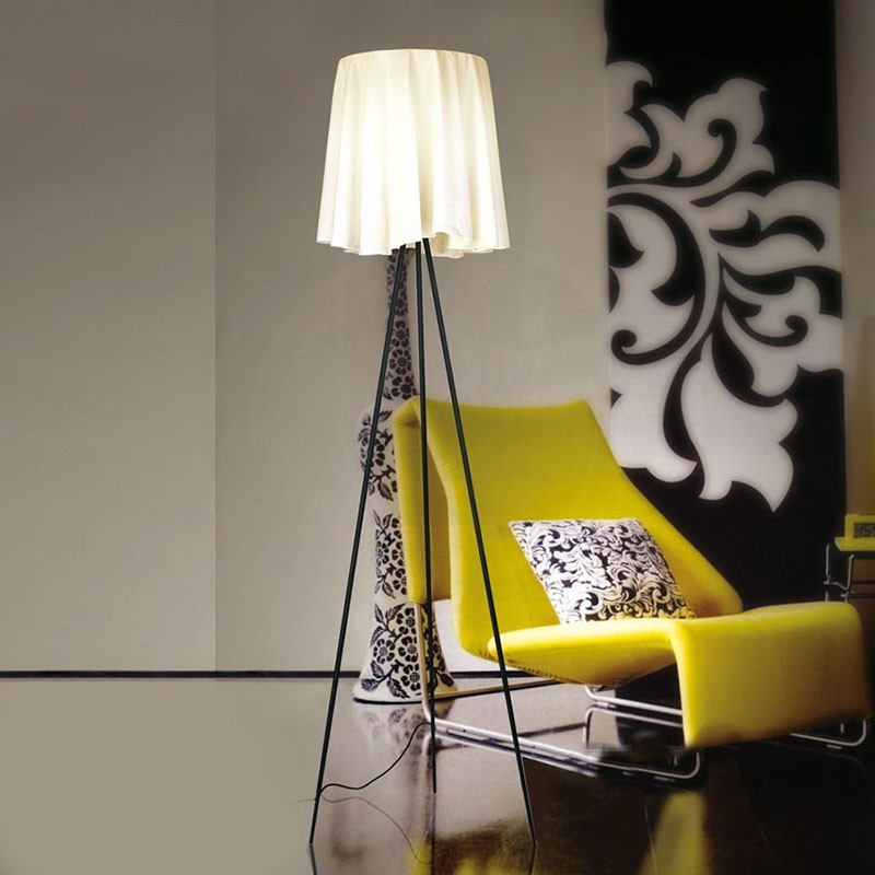https://objectstorage.ap-seoul-1.oraclecloud.com/n/cnk6gaix2gpw/b/loqoqo-conv/o/flos/rosy-angelis-floor-lamp-with-fabric-diffuser/15759.jpg