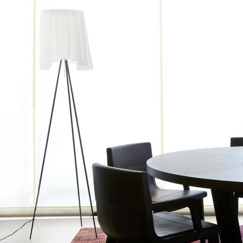 https://objectstorage.ap-seoul-1.oraclecloud.com/n/cnk6gaix2gpw/b/loqoqo-conv/o/flos/rosy-angelis-floor-lamp-with-fabric-diffuser/15761.jpg