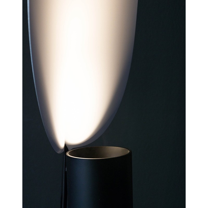 https://objectstorage.ap-seoul-1.oraclecloud.com/n/cnk6gaix2gpw/b/loqoqo-conv/o/flos/serena-led-table-lamp-aluminum/3650.jpg