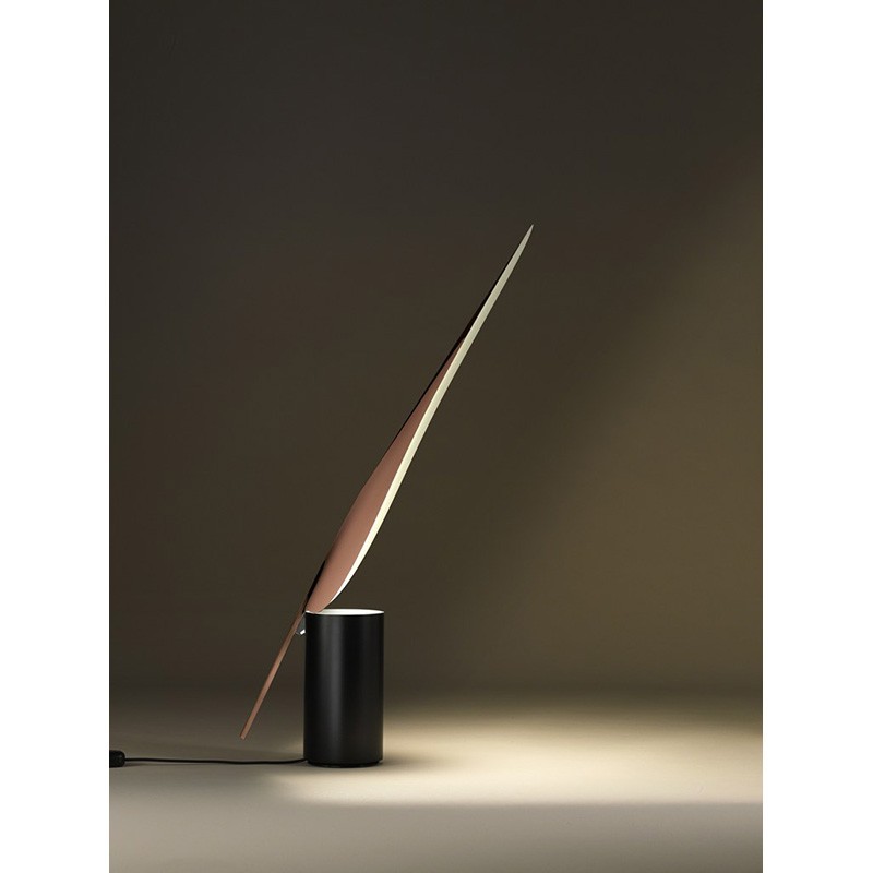 https://objectstorage.ap-seoul-1.oraclecloud.com/n/cnk6gaix2gpw/b/loqoqo-conv/o/flos/serena-led-table-lamp-copper/3636.jpg
