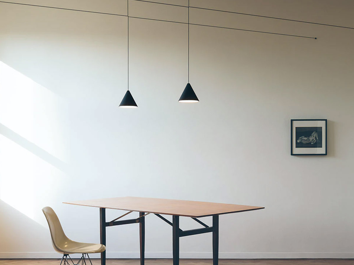 https://objectstorage.ap-seoul-1.oraclecloud.com/n/cnk6gaix2gpw/b/loqoqo-conv/o/flos/string-light-cone-12-mt-suspension-lamp/string_light_flos_anastassiades0010Livello_2.jpg