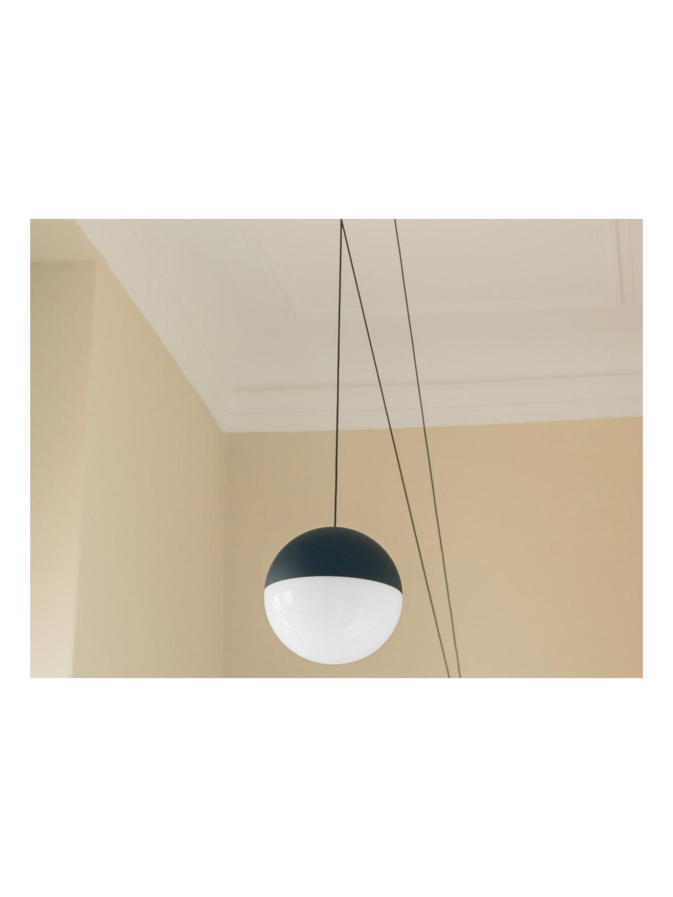 https://objectstorage.ap-seoul-1.oraclecloud.com/n/cnk6gaix2gpw/b/loqoqo-conv/o/flos/string-light-sphere-12-mt-suspension-lamp/string_light_flos_anastassiades_10.jpg