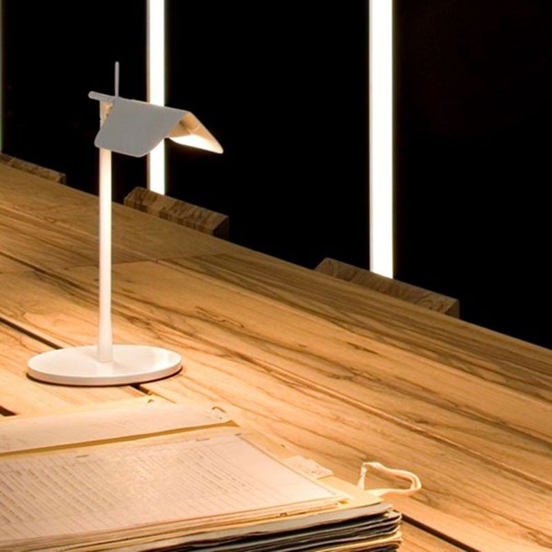 https://objectstorage.ap-seoul-1.oraclecloud.com/n/cnk6gaix2gpw/b/loqoqo-conv/o/flos/tab-t-led-table-lamp-white/12525.jpg