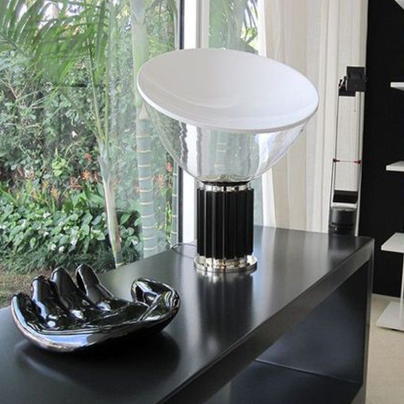 https://objectstorage.ap-seoul-1.oraclecloud.com/n/cnk6gaix2gpw/b/loqoqo-conv/o/flos/taccia-led-28-w-black-table-lamp/97076.jpg