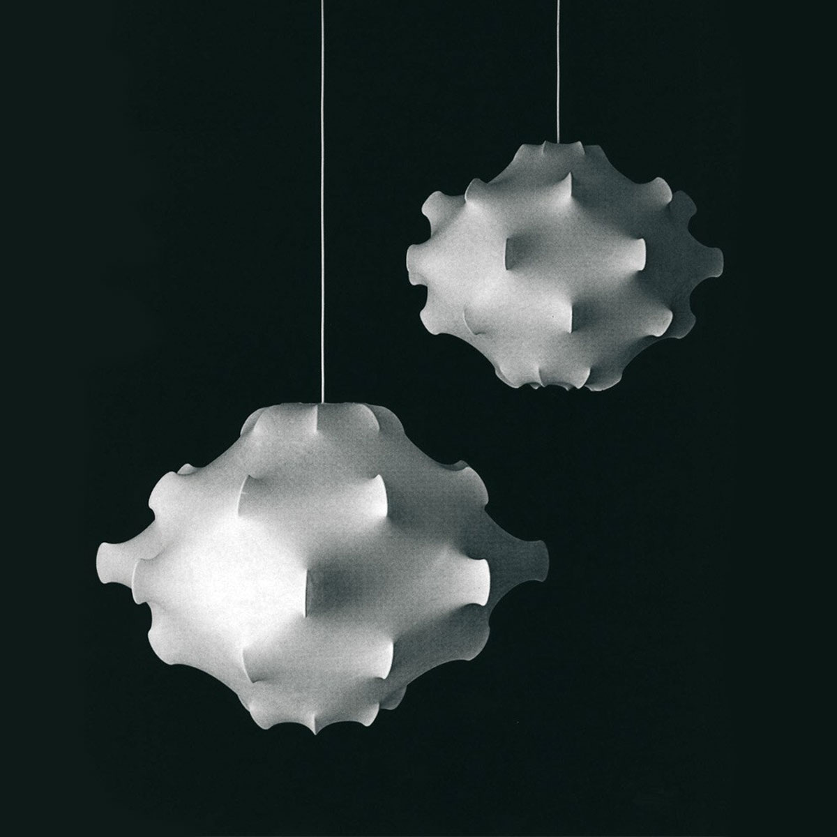 https://objectstorage.ap-seoul-1.oraclecloud.com/n/cnk6gaix2gpw/b/loqoqo-conv/o/flos/taraxacum-s-1-suspension-lamp/3_5_82.jpg