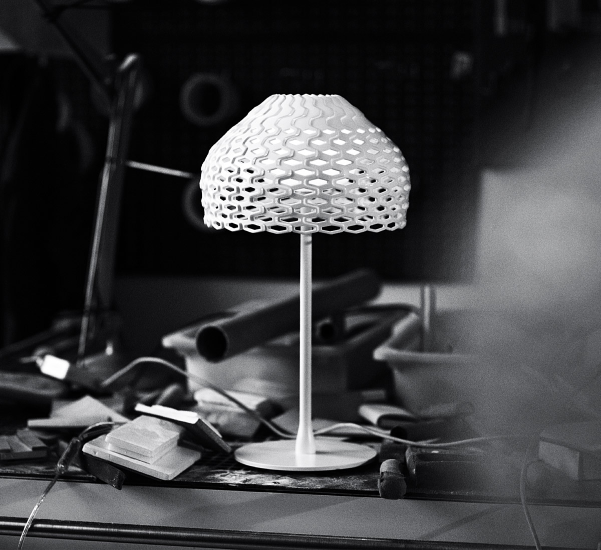 https://objectstorage.ap-seoul-1.oraclecloud.com/n/cnk6gaix2gpw/b/loqoqo-conv/o/flos/tatou-t-1-table-lamp/fig.jpg