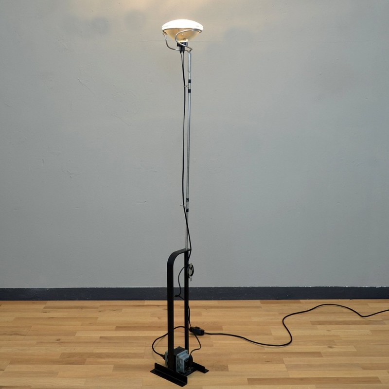 https://objectstorage.ap-seoul-1.oraclecloud.com/n/cnk6gaix2gpw/b/loqoqo-conv/o/flos/toio-hl-dimmable-floor-lamp-black-color/60620.jpg