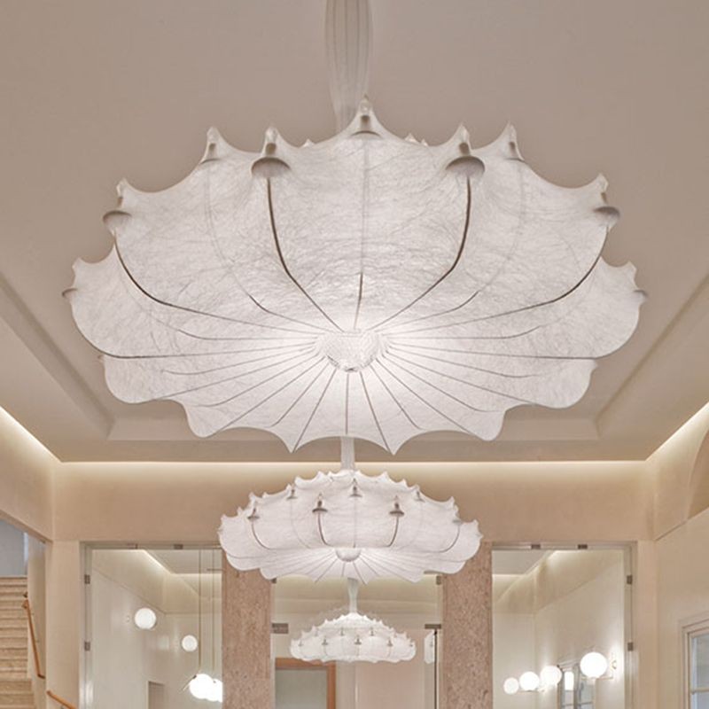 https://objectstorage.ap-seoul-1.oraclecloud.com/n/cnk6gaix2gpw/b/loqoqo-conv/o/flos/zeppelin-white-suspension-lamp-chandelier-cocoon-resin/12198.jpg