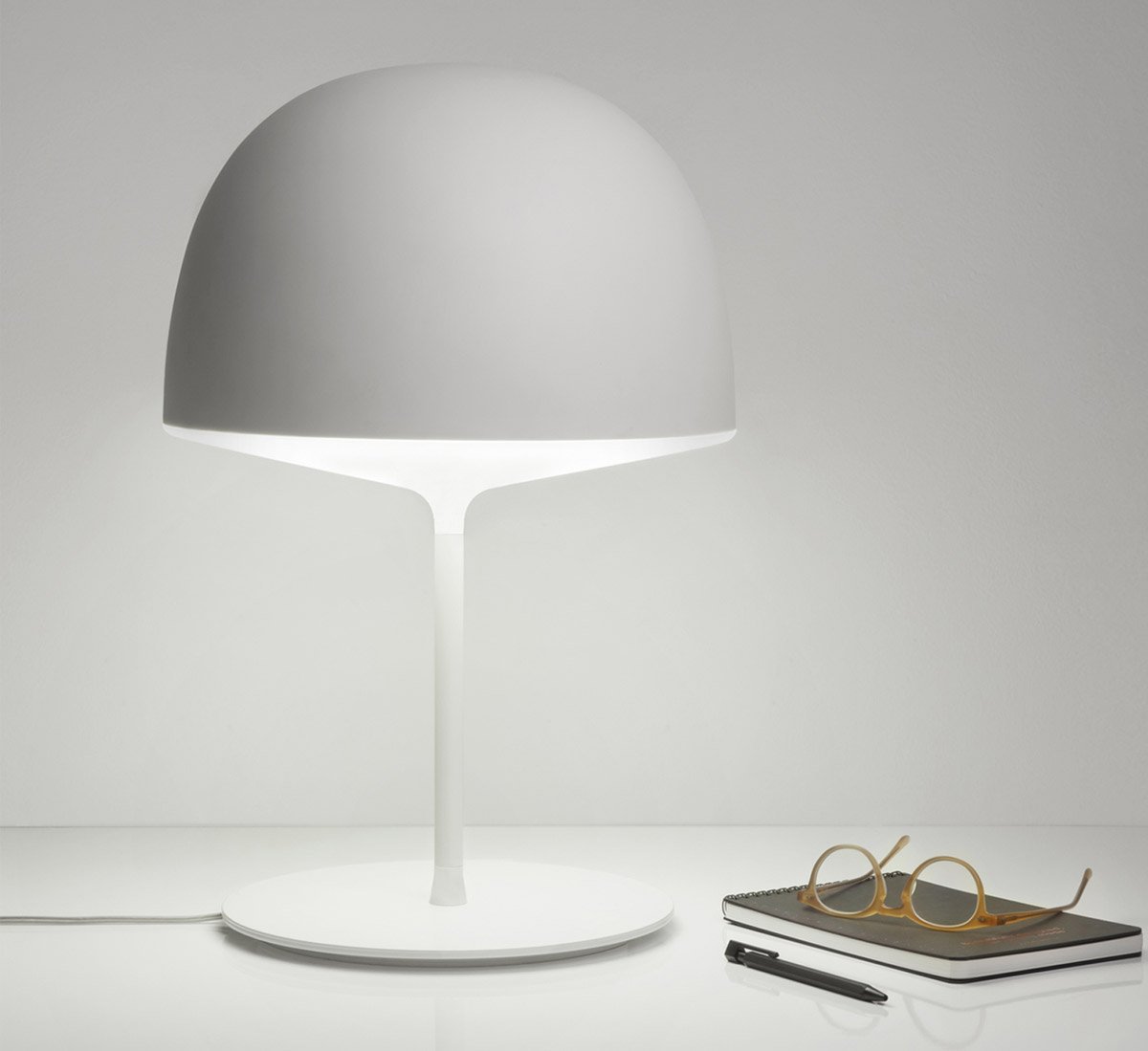 https://objectstorage.ap-seoul-1.oraclecloud.com/n/cnk6gaix2gpw/b/loqoqo-conv/o/fontana-arte/cheshire-table-lamp/cheshire-lampada-da-tavolo-fontana-arte.jpg