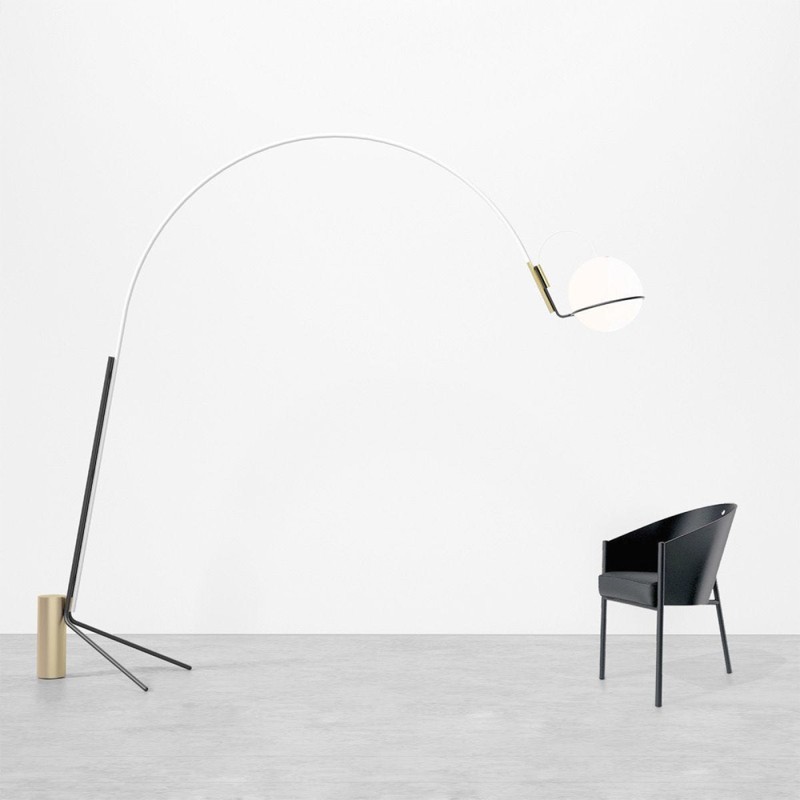 https://objectstorage.ap-seoul-1.oraclecloud.com/n/cnk6gaix2gpw/b/loqoqo-conv/o/fontana-arte/fontana-arte-alicanto-led-floor-lamp-in-blown-glass/63763.jpg