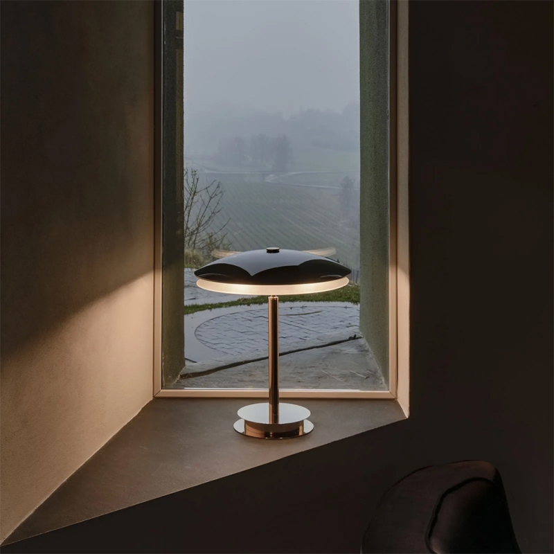 https://objectstorage.ap-seoul-1.oraclecloud.com/n/cnk6gaix2gpw/b/loqoqo-conv/o/fontana-arte/fontana-arte-bis-tris-table-lamp/134278.jpg