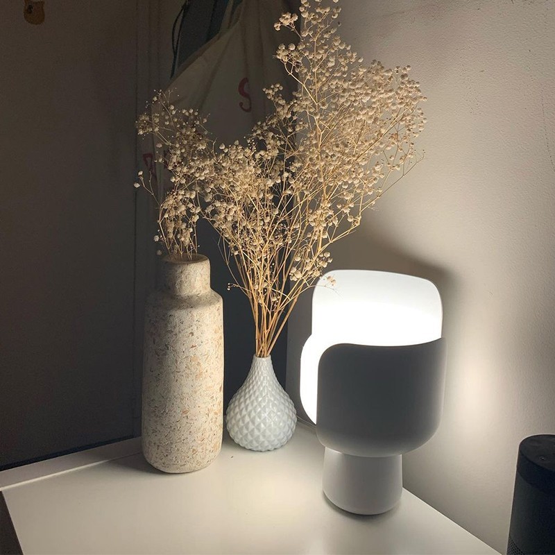 https://objectstorage.ap-seoul-1.oraclecloud.com/n/cnk6gaix2gpw/b/loqoqo-conv/o/fontana-arte/fontana-arte-blom-rotatable-table-lamp/58431.jpg