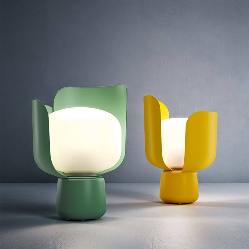 https://objectstorage.ap-seoul-1.oraclecloud.com/n/cnk6gaix2gpw/b/loqoqo-conv/o/fontana-arte/fontana-arte-blom-rotatable-table-lamp/58437.jpg