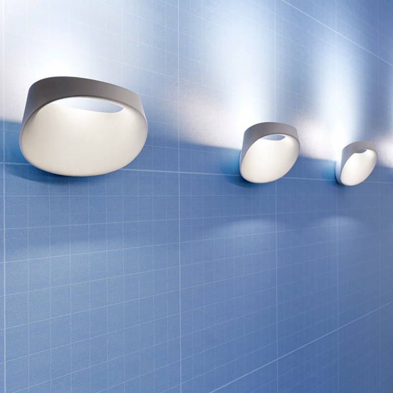 https://objectstorage.ap-seoul-1.oraclecloud.com/n/cnk6gaix2gpw/b/loqoqo-conv/o/fontana-arte/fontana-arte-bonnet-dimmable-led-wall-lamp/63299.jpg