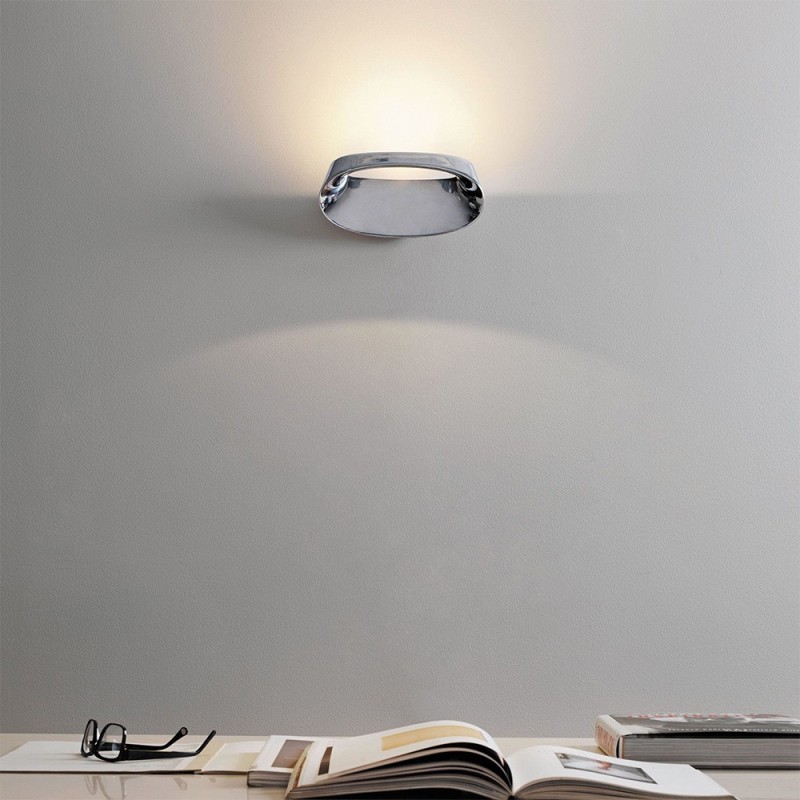 https://objectstorage.ap-seoul-1.oraclecloud.com/n/cnk6gaix2gpw/b/loqoqo-conv/o/fontana-arte/fontana-arte-bonnet-dimmable-led-wall-lamp/63303.jpg