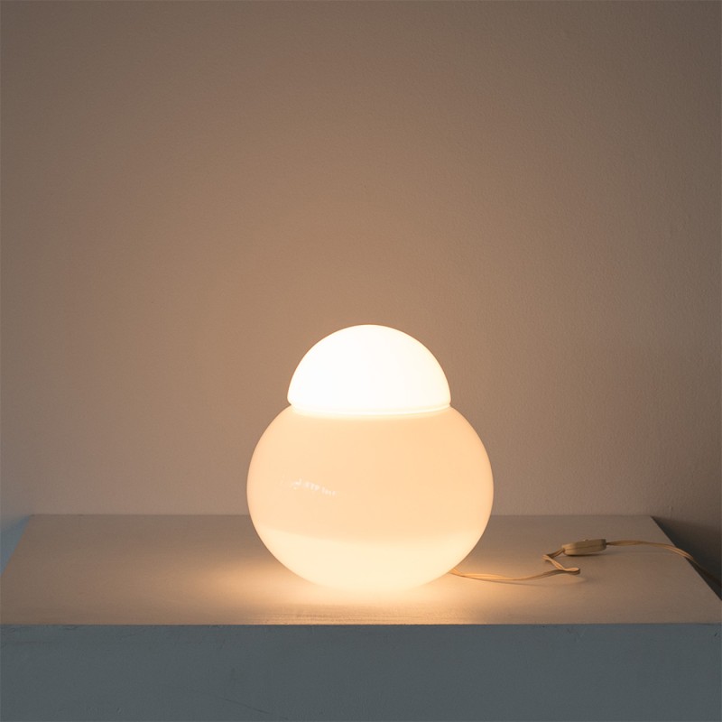 https://objectstorage.ap-seoul-1.oraclecloud.com/n/cnk6gaix2gpw/b/loqoqo-conv/o/fontana-arte/fontana-arte-daruma-historical-table-lamp/79763.jpg