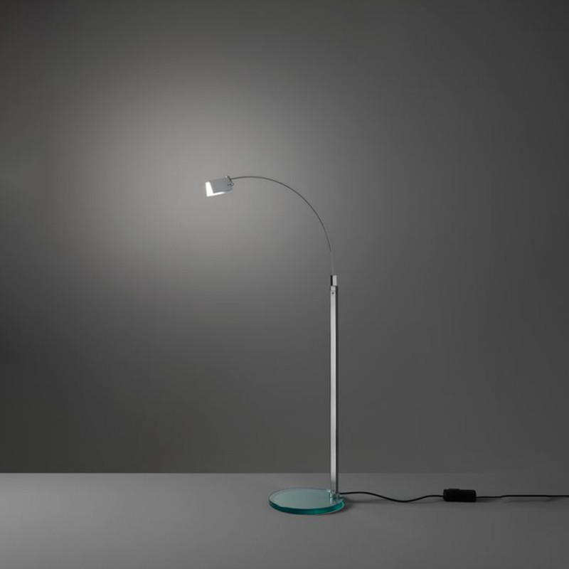 https://objectstorage.ap-seoul-1.oraclecloud.com/n/cnk6gaix2gpw/b/loqoqo-conv/o/fontana-arte/fontana-arte-falena-floor-lamp/111410.jpg