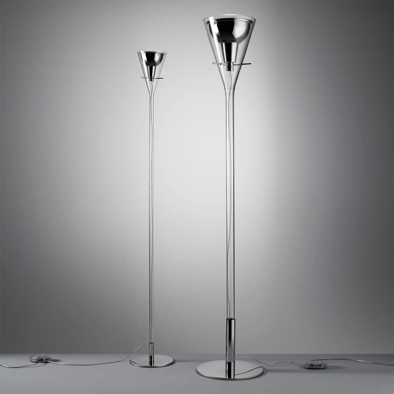 https://objectstorage.ap-seoul-1.oraclecloud.com/n/cnk6gaix2gpw/b/loqoqo-conv/o/fontana-arte/fontana-arte-flute-medium-floor-lamp-in-glass/76172.jpg