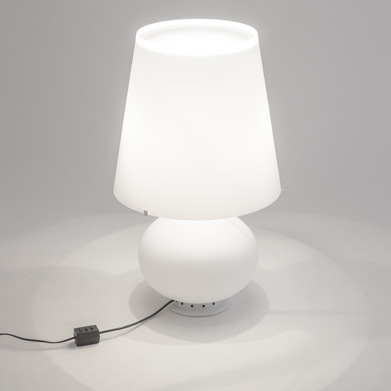 https://objectstorage.ap-seoul-1.oraclecloud.com/n/cnk6gaix2gpw/b/loqoqo-conv/o/fontana-arte/fontana-arte-fontana-large-table-lamp/38602.jpg
