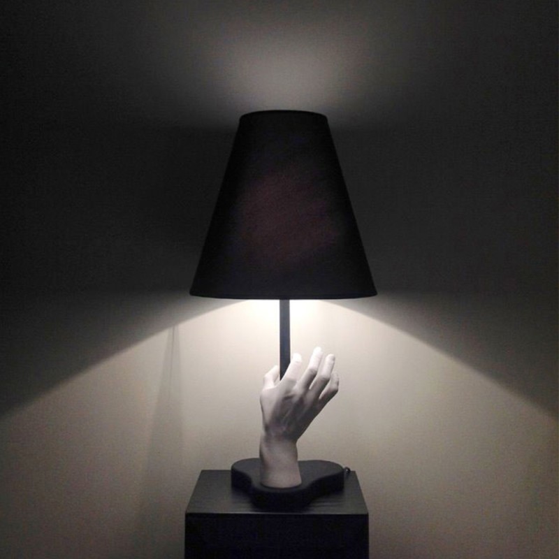 https://objectstorage.ap-seoul-1.oraclecloud.com/n/cnk6gaix2gpw/b/loqoqo-conv/o/fontana-arte/fontana-arte-mano-table-lamp/96480.jpg
