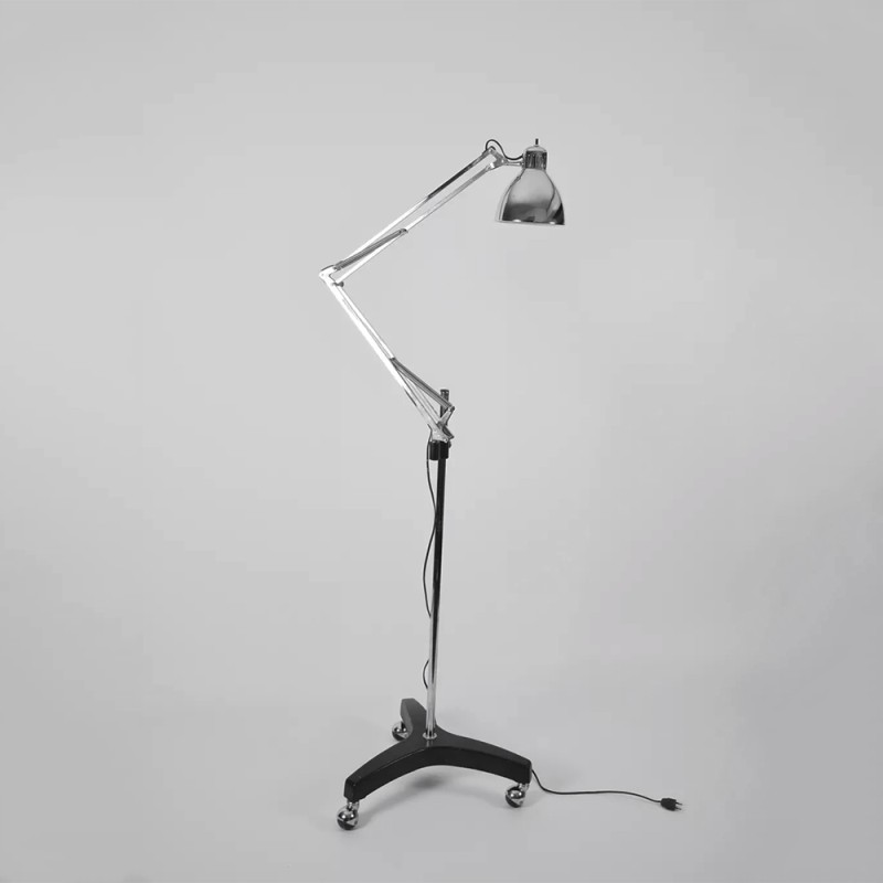 https://objectstorage.ap-seoul-1.oraclecloud.com/n/cnk6gaix2gpw/b/loqoqo-conv/o/fontana-arte/fontana-arte-naska-floor-lamp/99300.jpg