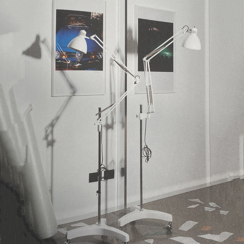 https://objectstorage.ap-seoul-1.oraclecloud.com/n/cnk6gaix2gpw/b/loqoqo-conv/o/fontana-arte/fontana-arte-naska-led-floor-lamp/99306.jpg