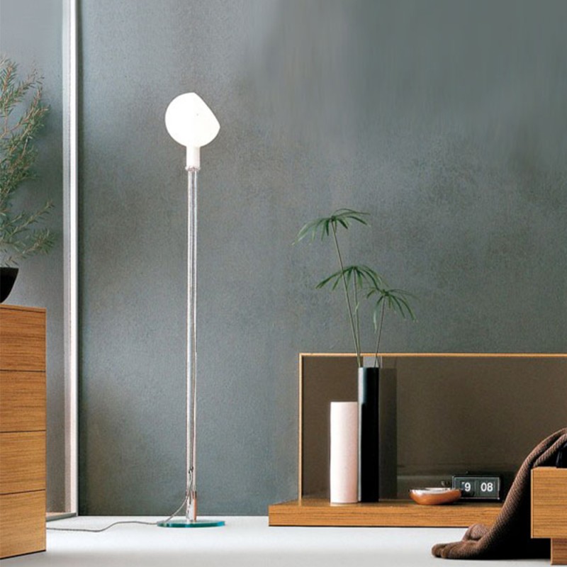 https://objectstorage.ap-seoul-1.oraclecloud.com/n/cnk6gaix2gpw/b/loqoqo-conv/o/fontana-arte/fontana-arte-parolona-dimmable-floor-lamp-in-glass-1980/80860.jpg